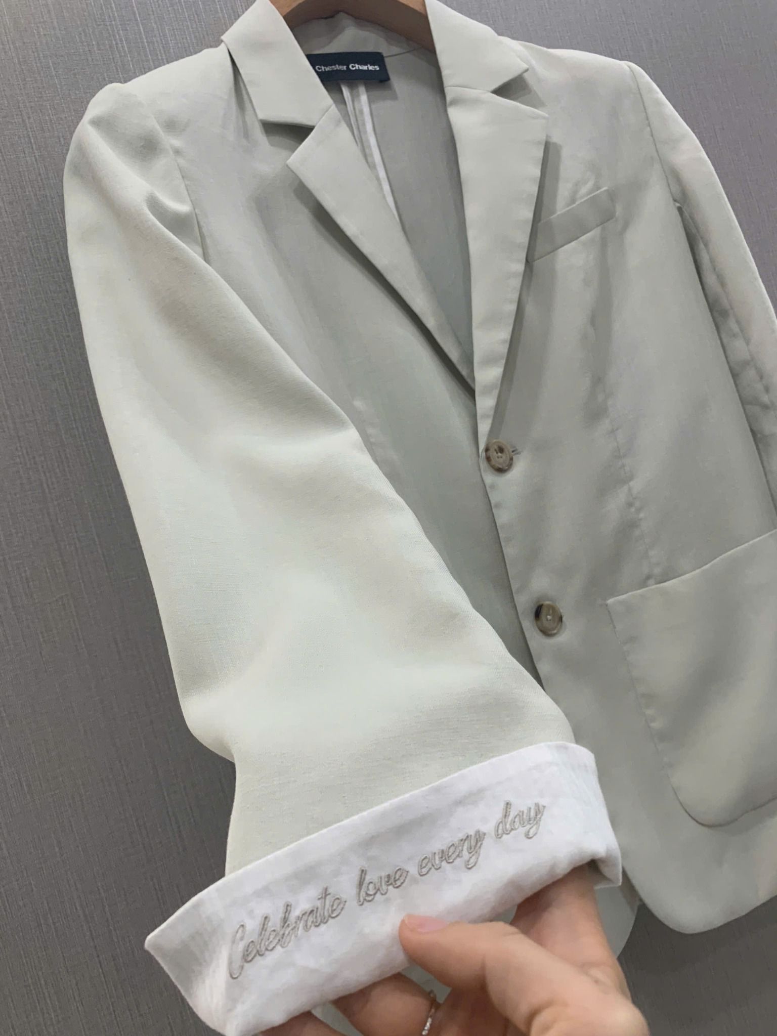 Áo Vest ghi, tay lật CC