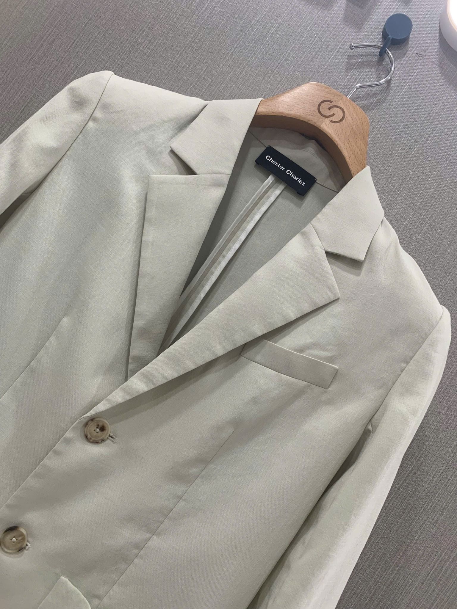 Áo Vest ghi, tay lật CC
