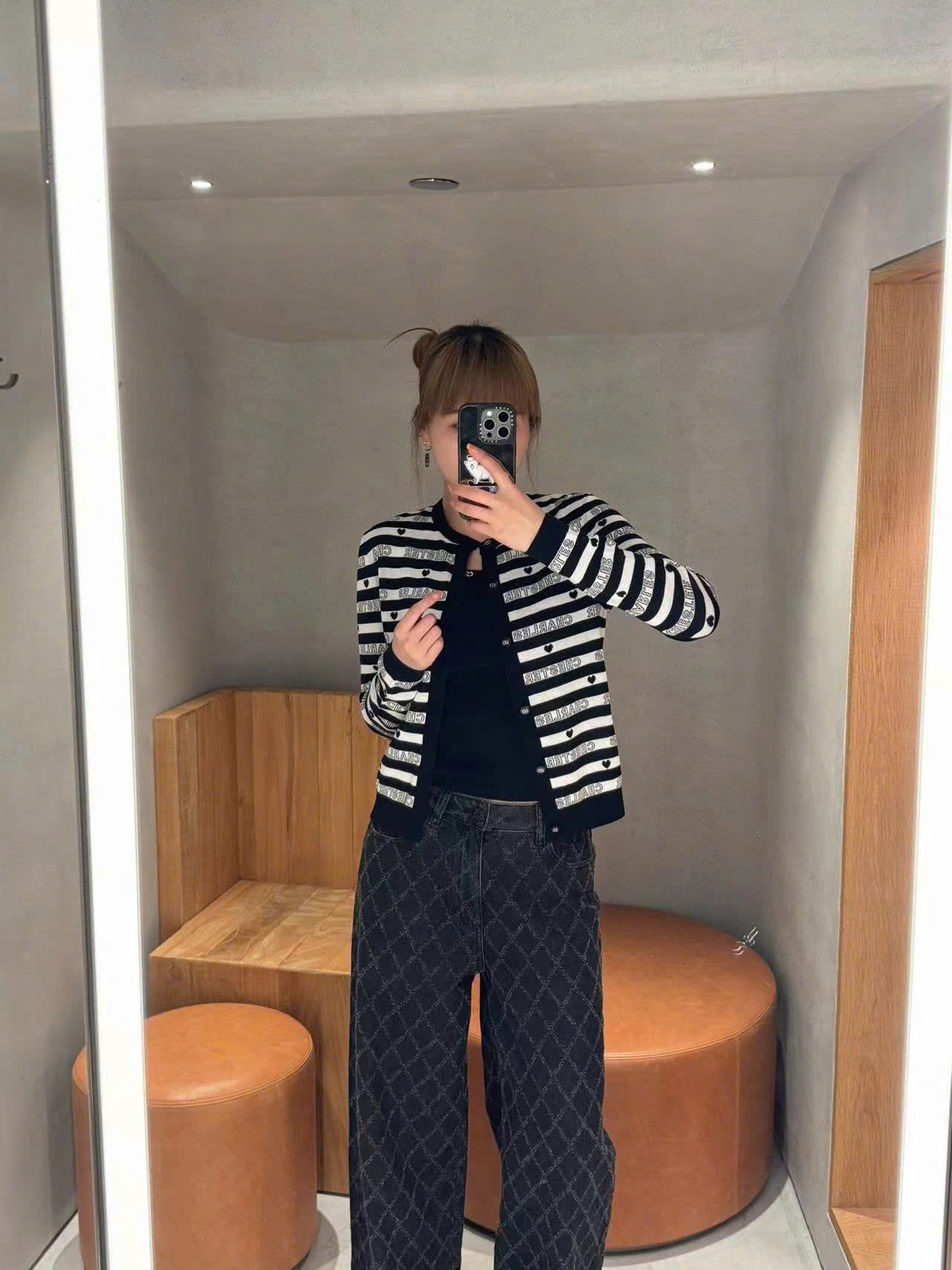 CDG chữ chạy - tim (SET)
