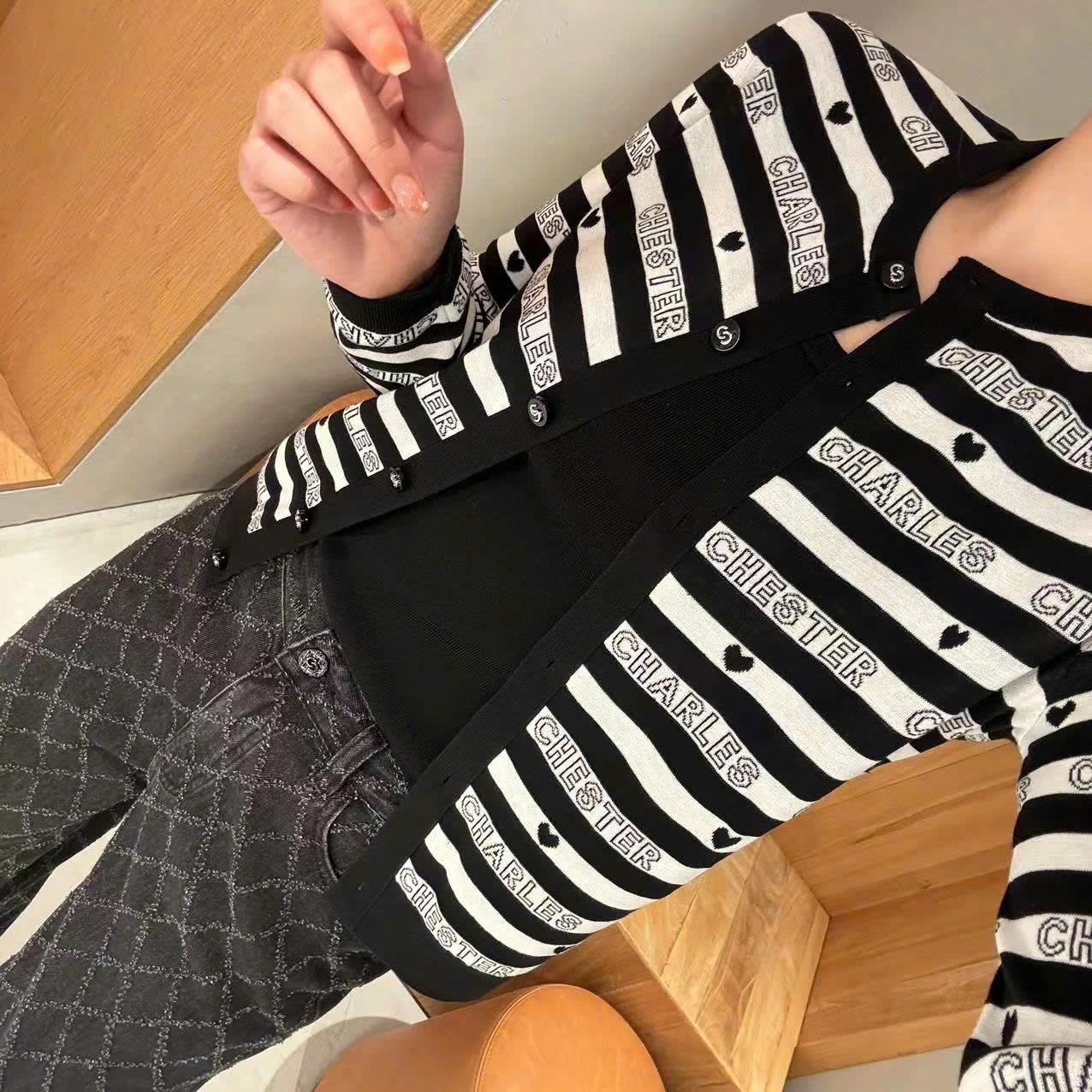 CDG chữ chạy - tim (SET)