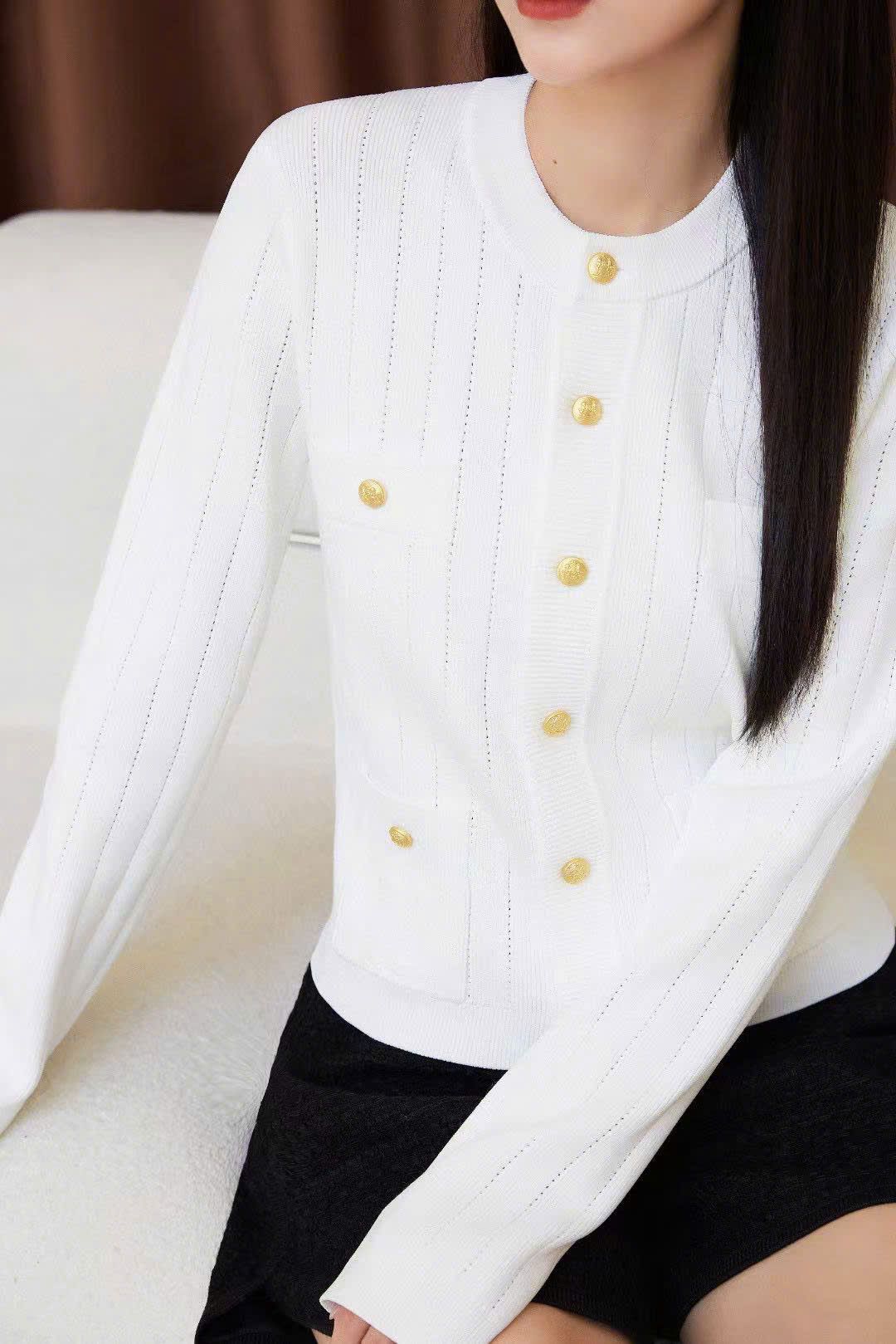 CDG trắng cúc vàng