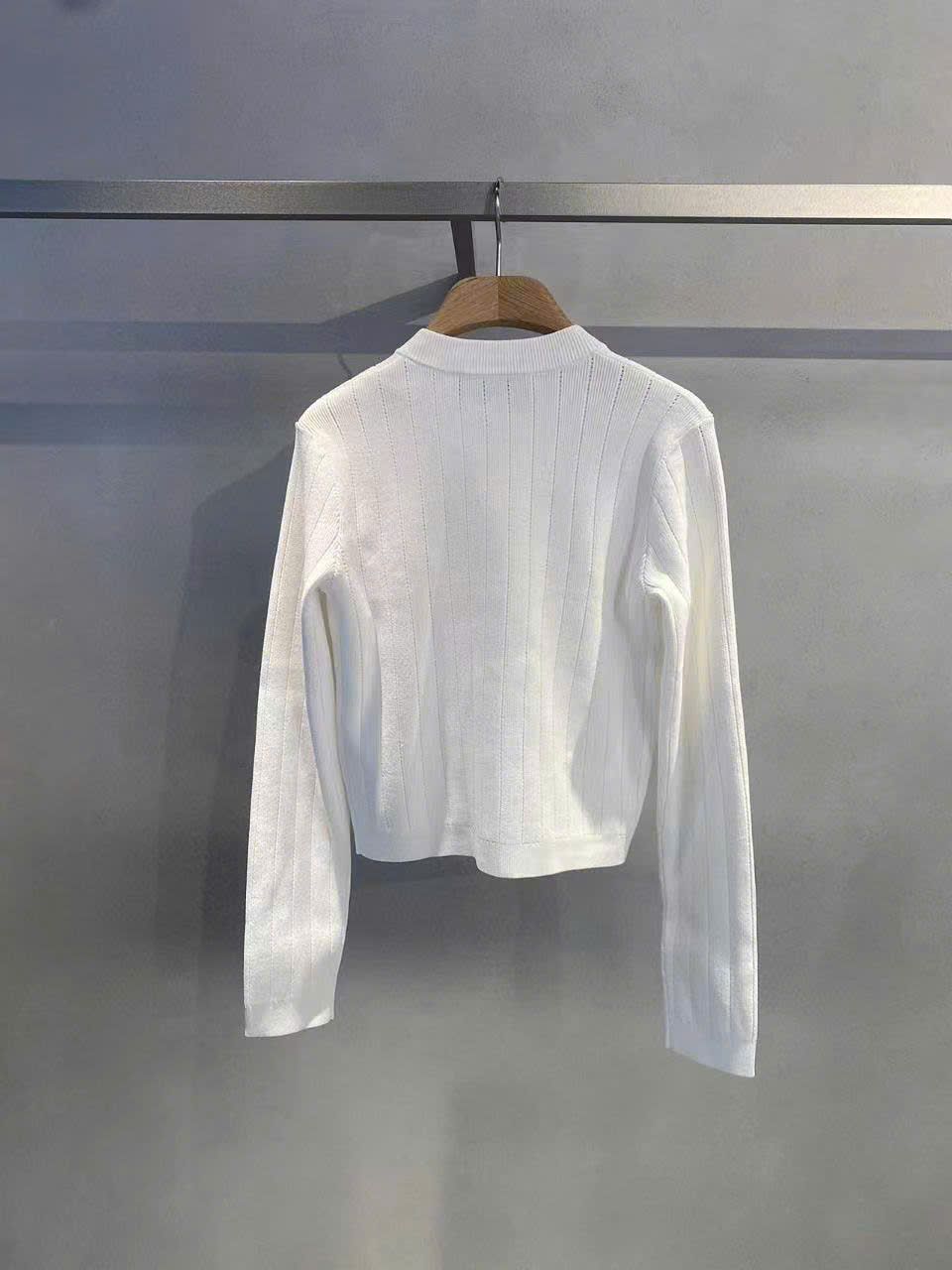CDG trắng cúc vàng