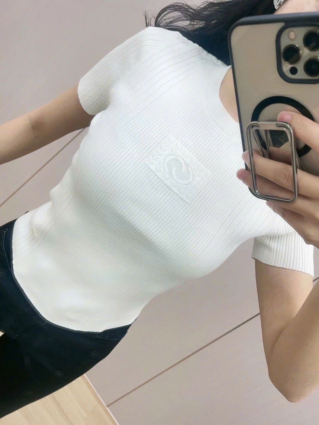 Áo mongtoghi trắng - logo chìm