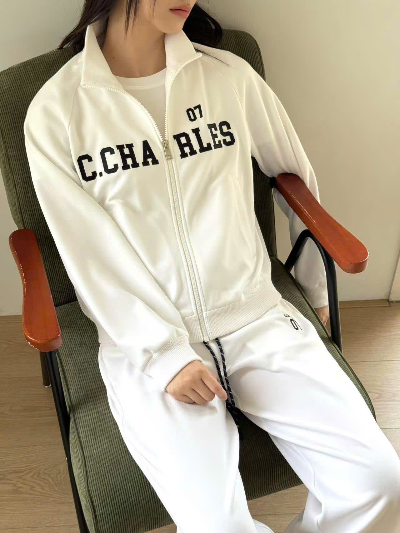 Bộ áo khoác và quần nỉ trắng 07 set