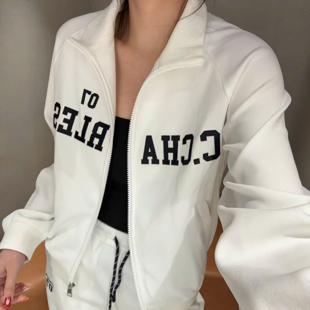 Bộ áo khoác và quần nỉ trắng 07 set