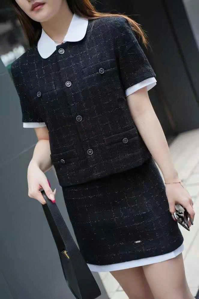 Bộ áo Twed ngắn tay croptop và chân váy Twed đen tà trắng set