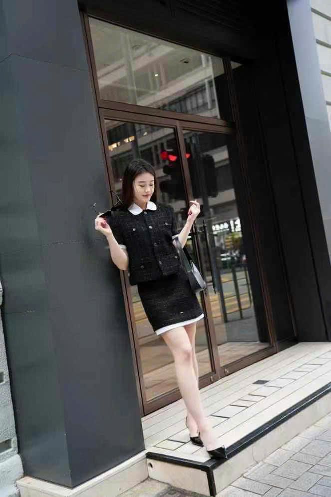Bộ áo Twed ngắn tay croptop và chân váy Twed đen tà trắng set