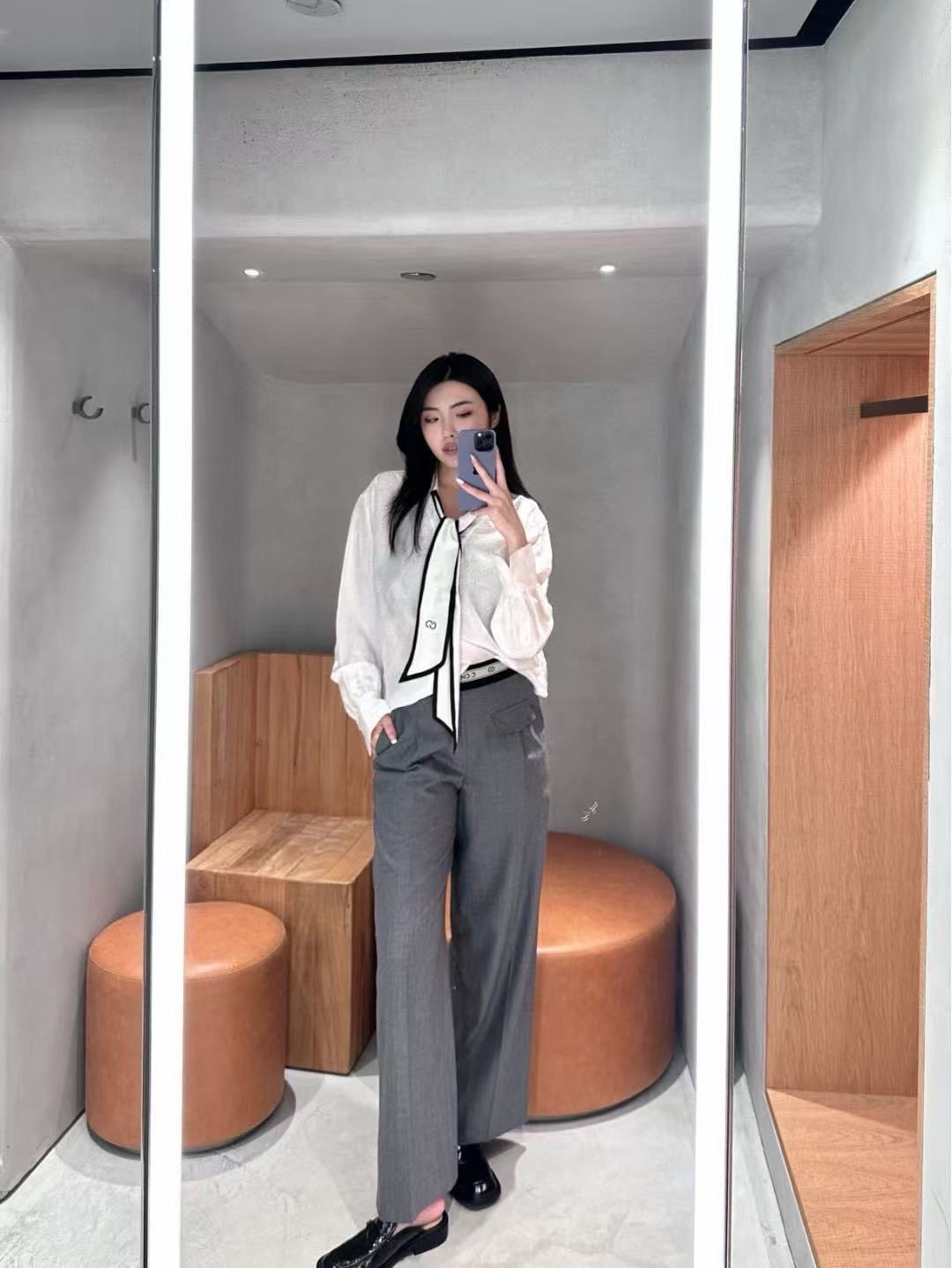 Sơ mi thắt cà vạt nữ