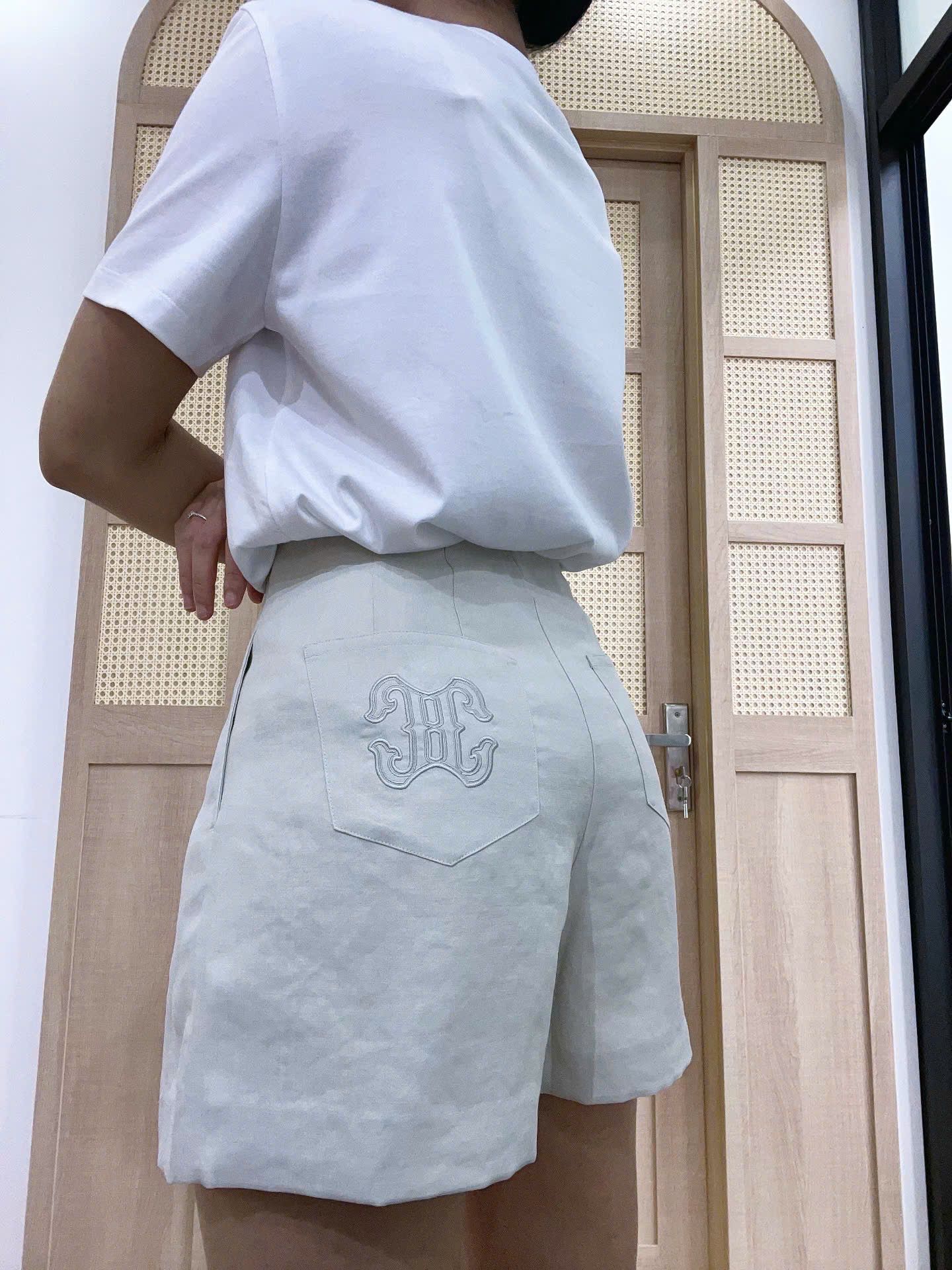 Áo phông gấu chữ ngực hồng