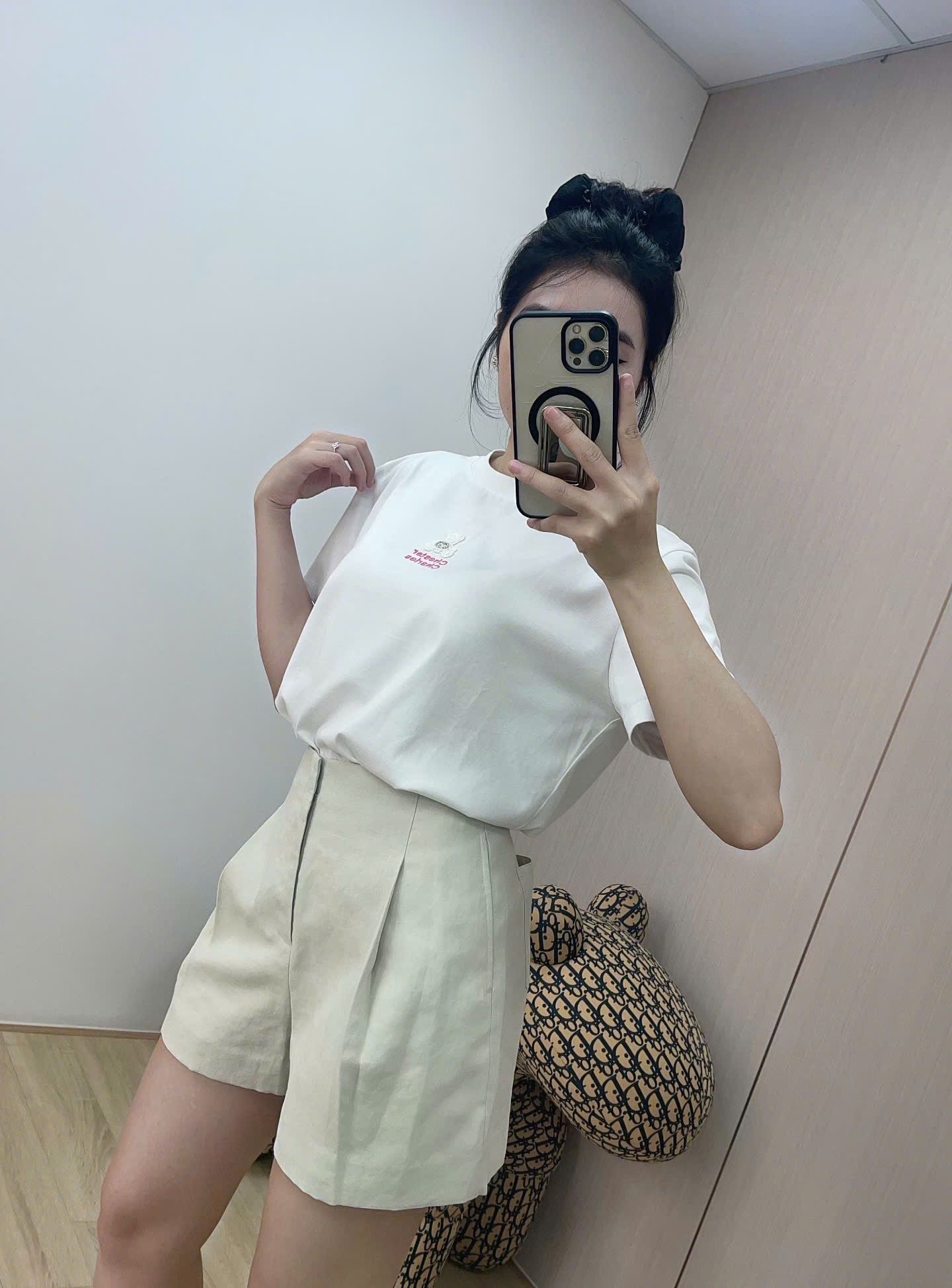 Áo phông gấu chữ ngực hồng