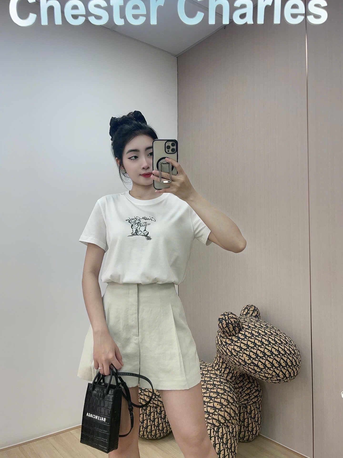Áo phông trắng - 2 gấu