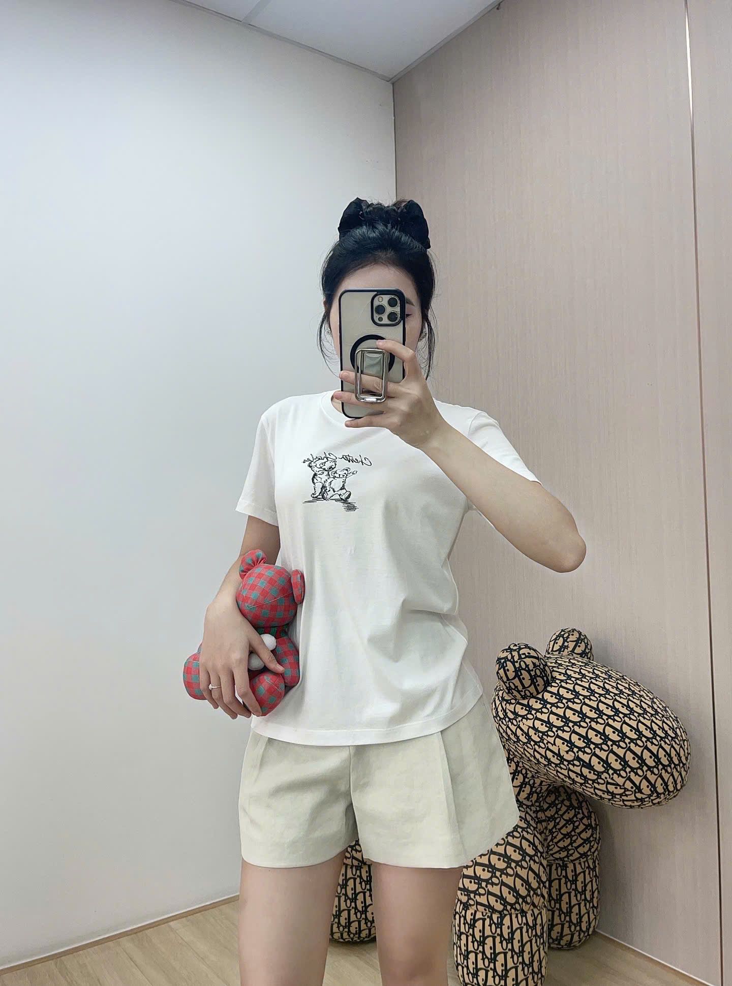 Áo phông trắng - 2 gấu
