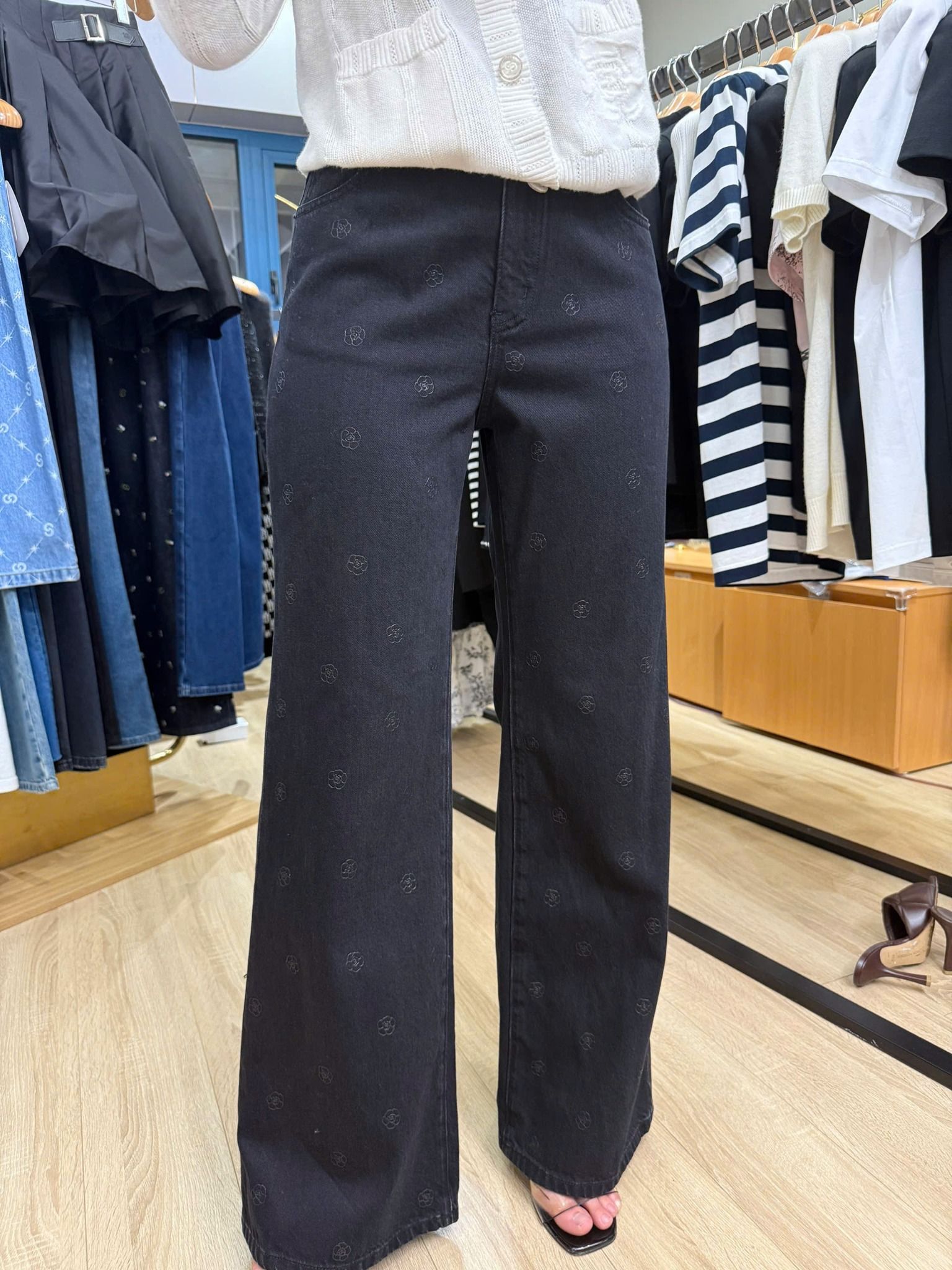 Bộ áo sơmi jean và quần jean hoa trà set