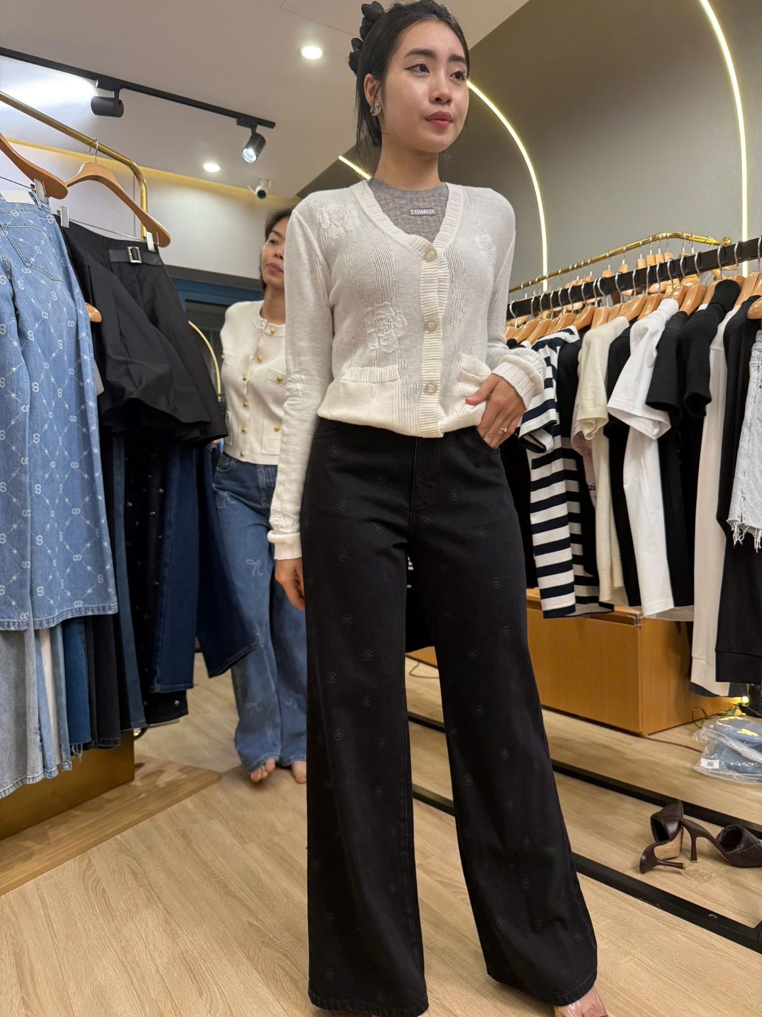 Bộ áo sơmi jean và quần jean hoa trà set