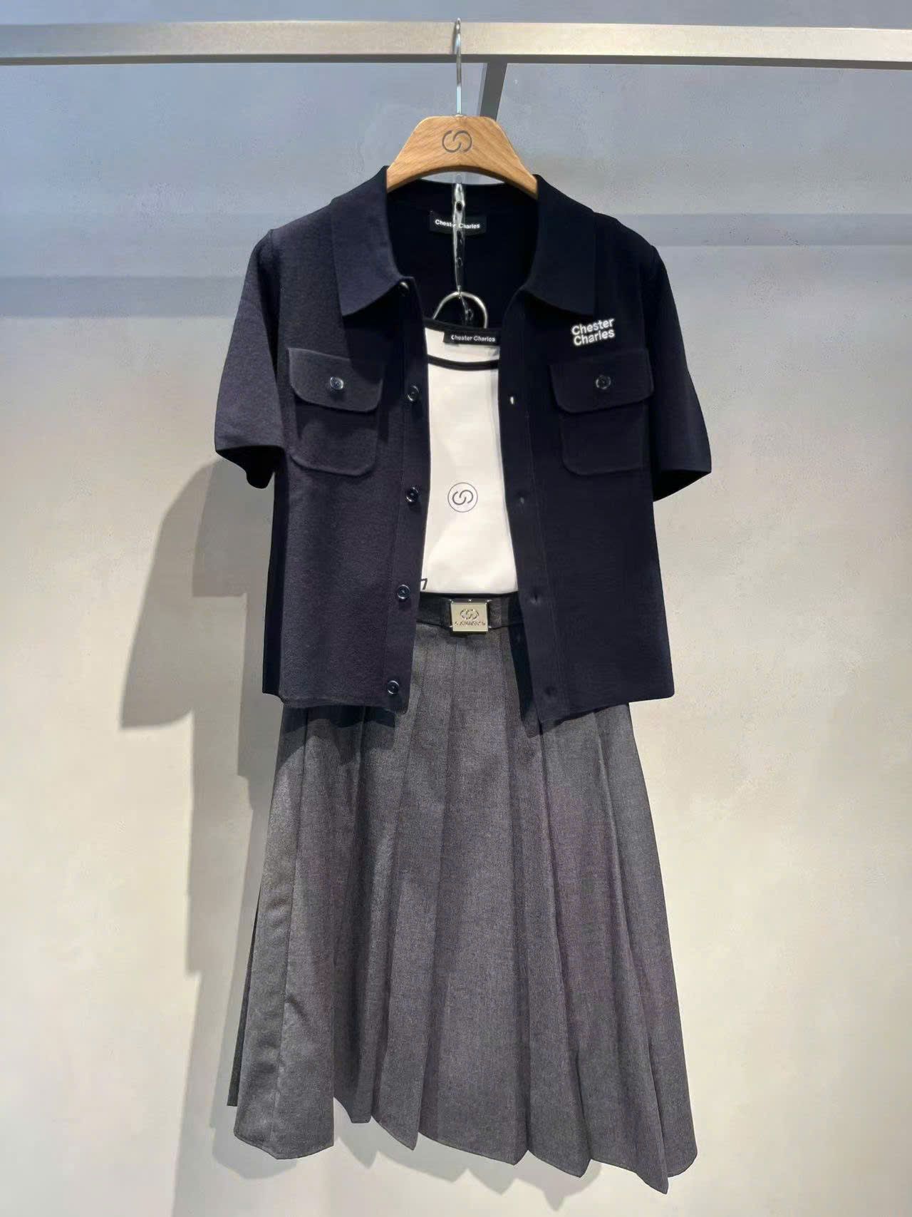 Áo xanh Navy 2 túi ngực cài cúc