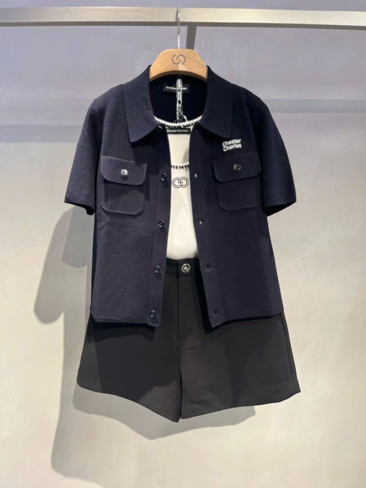 Áo xanh Navy 2 túi ngực cài cúc