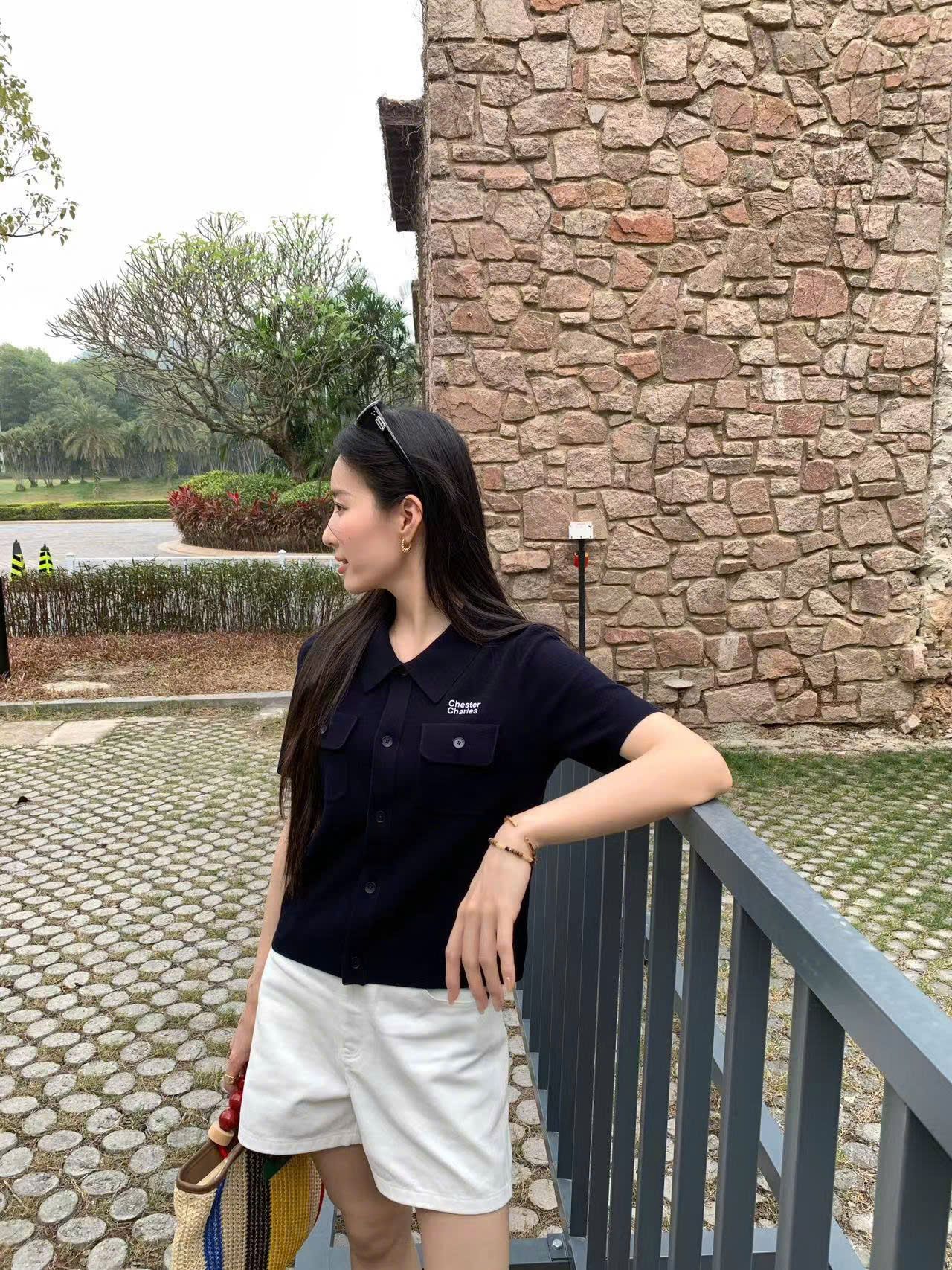 Áo xanh Navy 2 túi ngực cài cúc