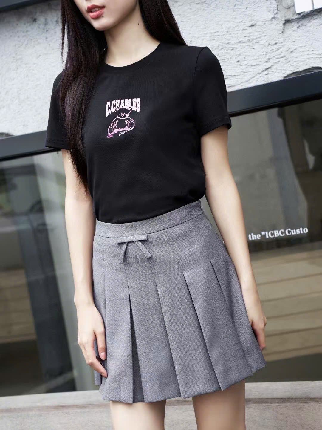 Áo phông đen - gấu hồng