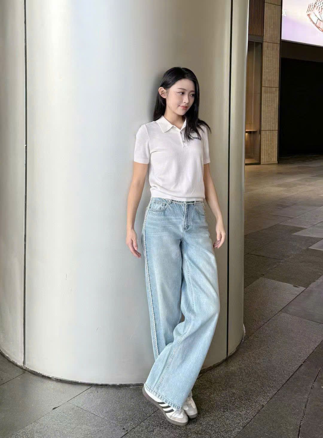 POLO trắng be chữ Chester ngực trái