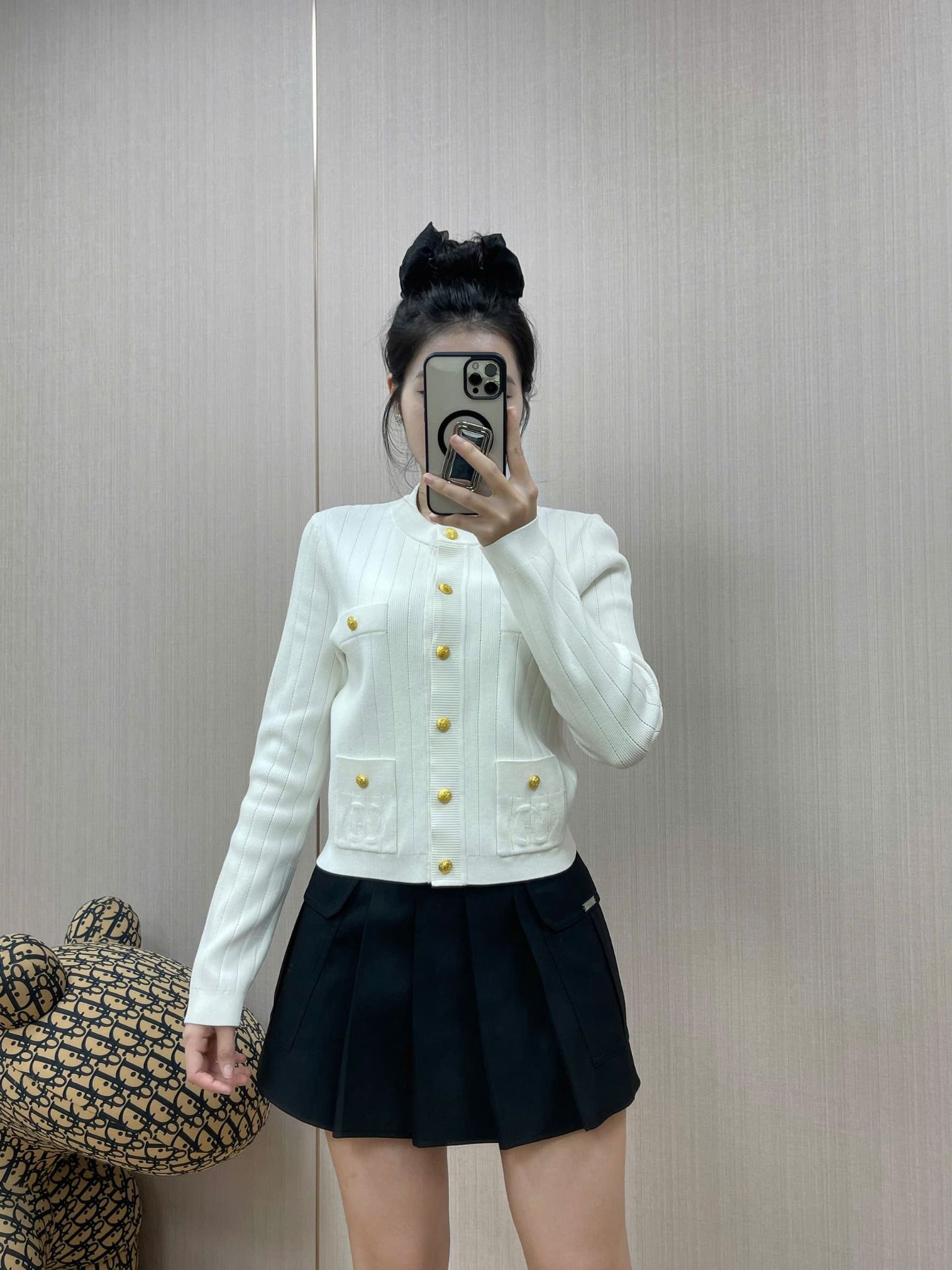 CDG trắng cúc vàng