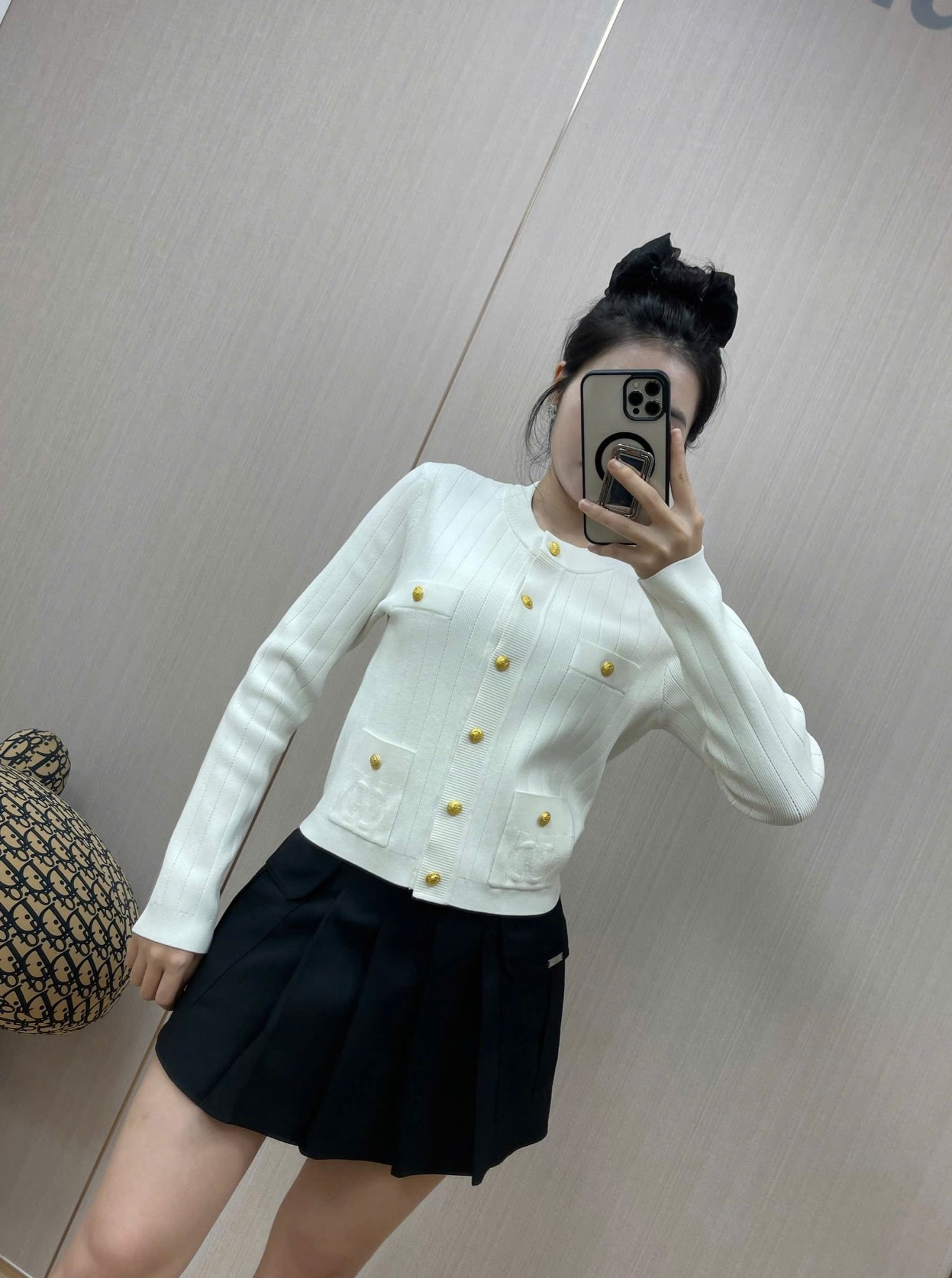 CDG trắng cúc vàng