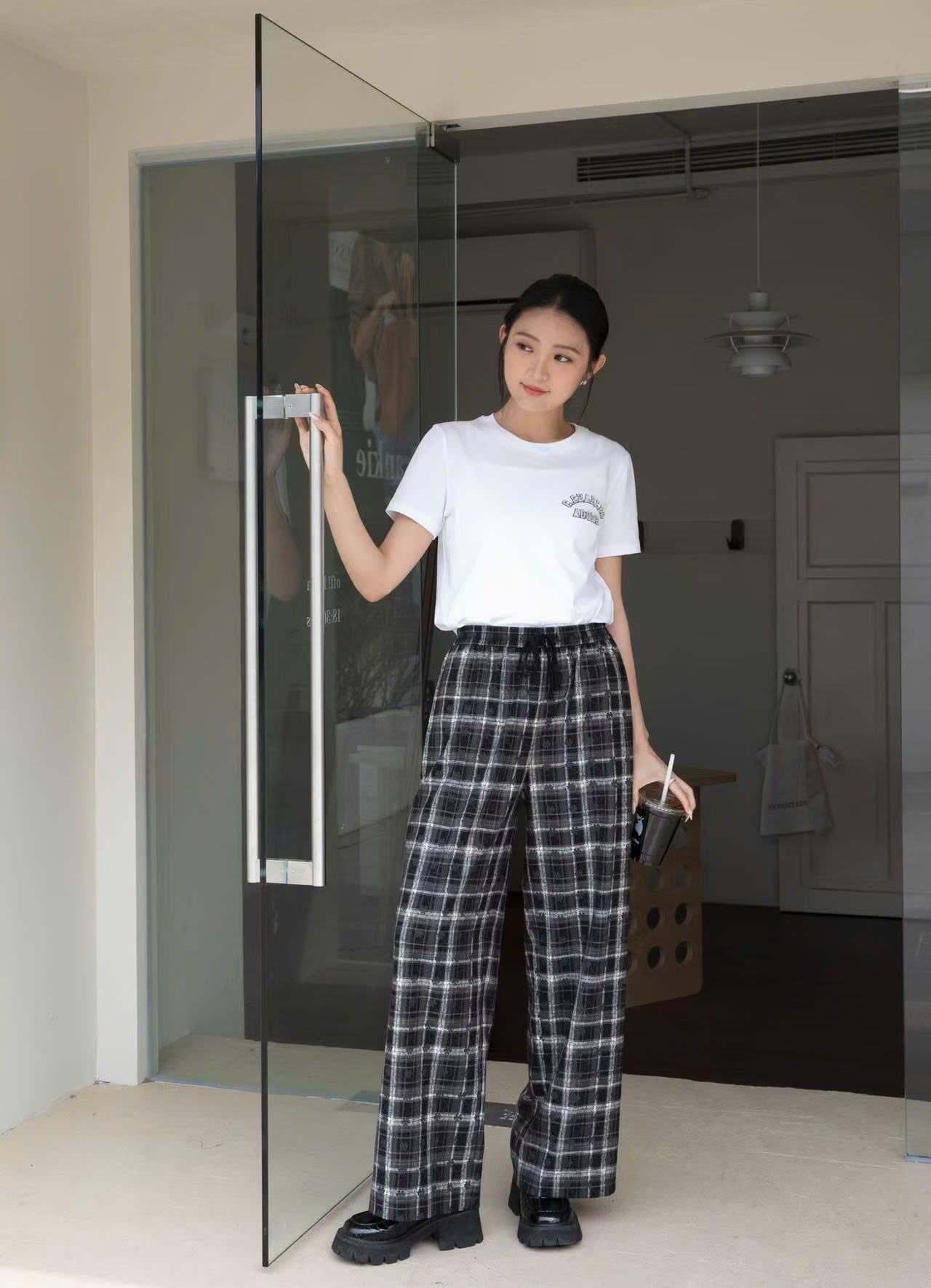 Bộ áo sơmi kẻ và quần dài kẻ caro đen trắng CH set