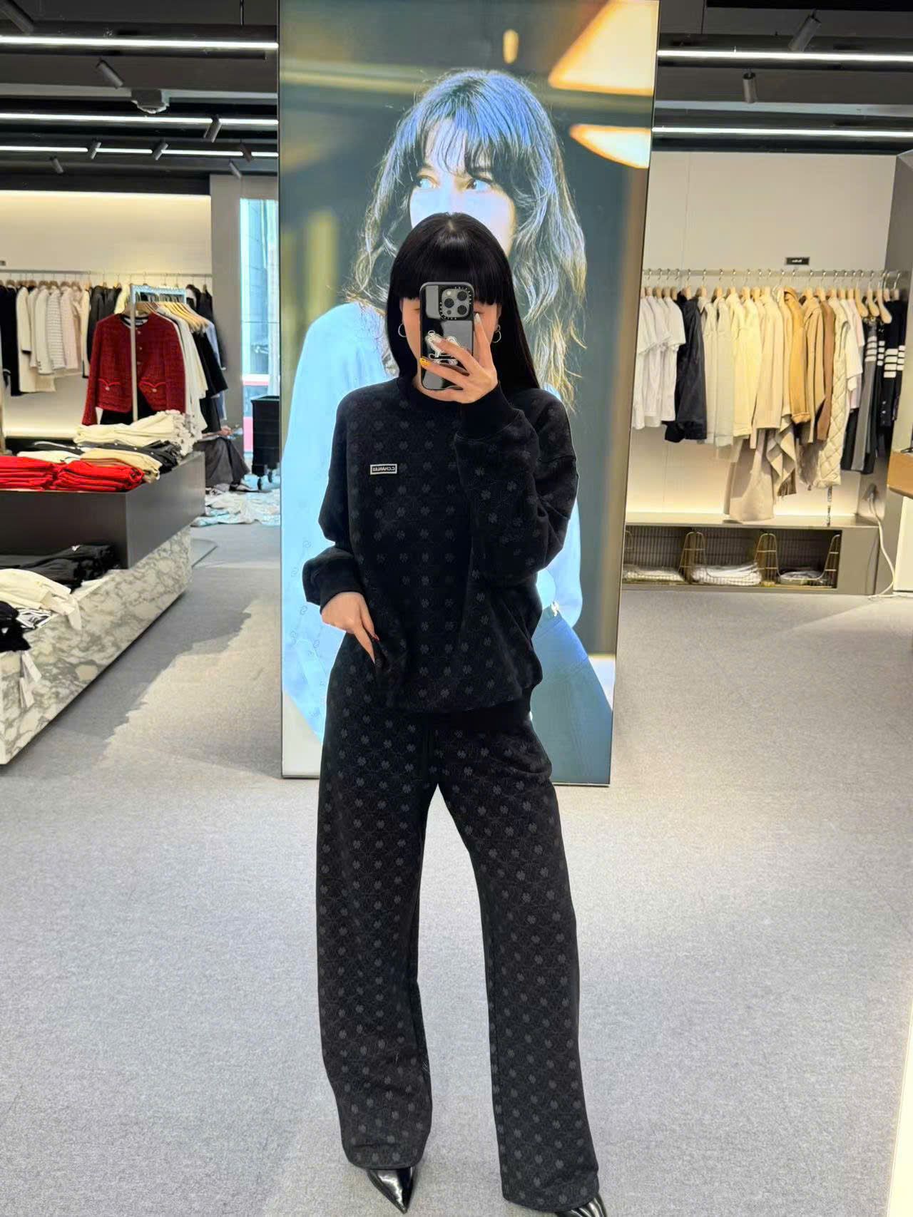 Áo len đen cỏ 4 lá SET