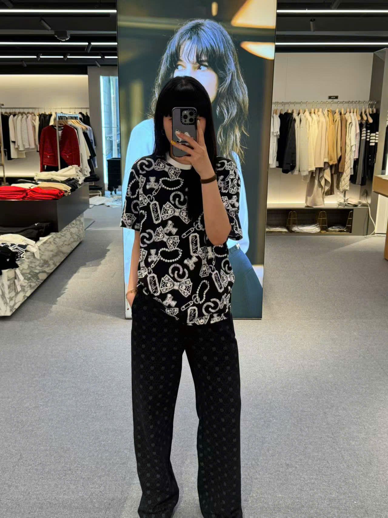 Áo phông họa tiết nơ