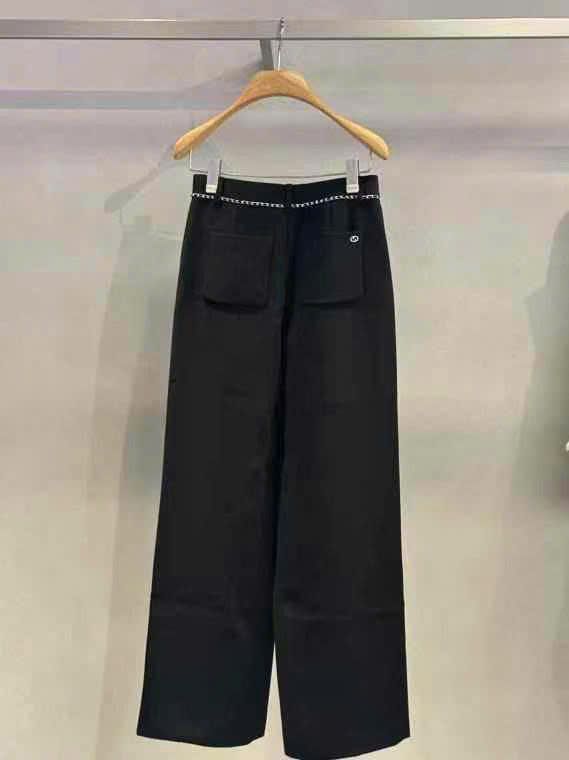 Quần vải đen - viền xích CC