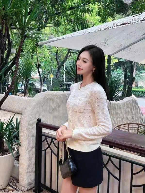 Áo CDG hồng be 4 túi - cúc trắng