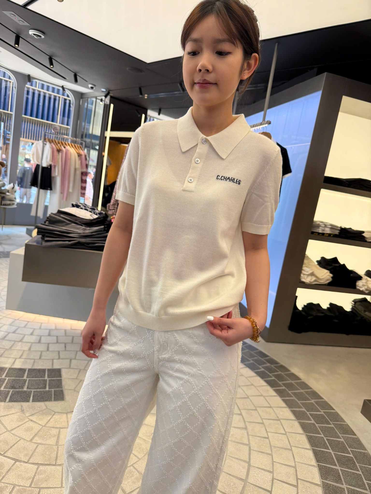 POLO trắng be chữ Chester ngực trái