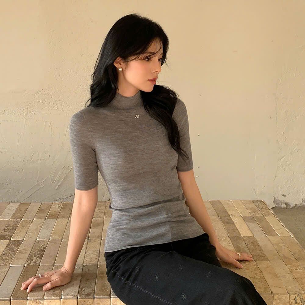 Áo cổ lọ xám - ngắn tay