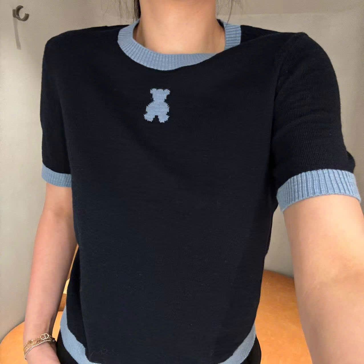Áo xanh navy - gấu ngọc