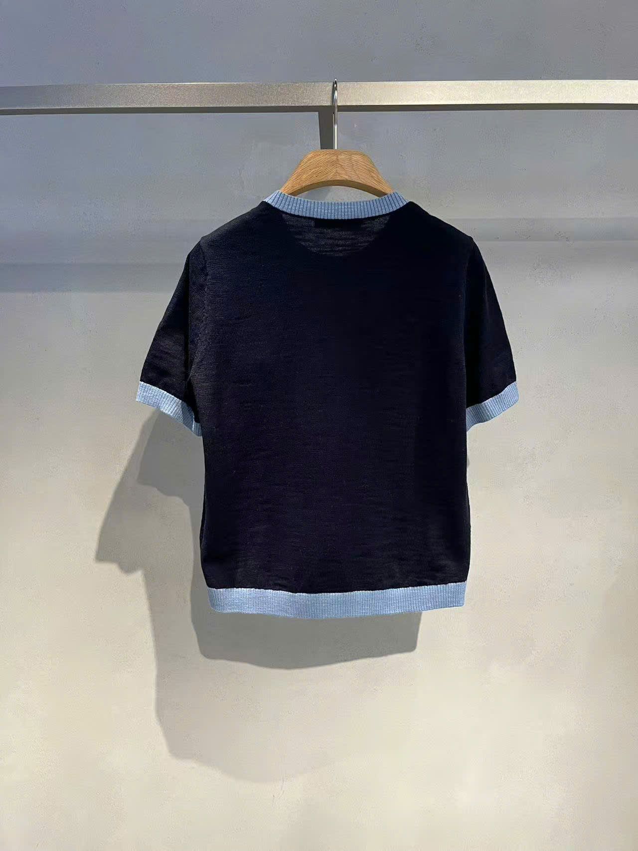 Áo xanh navy - gấu ngọc