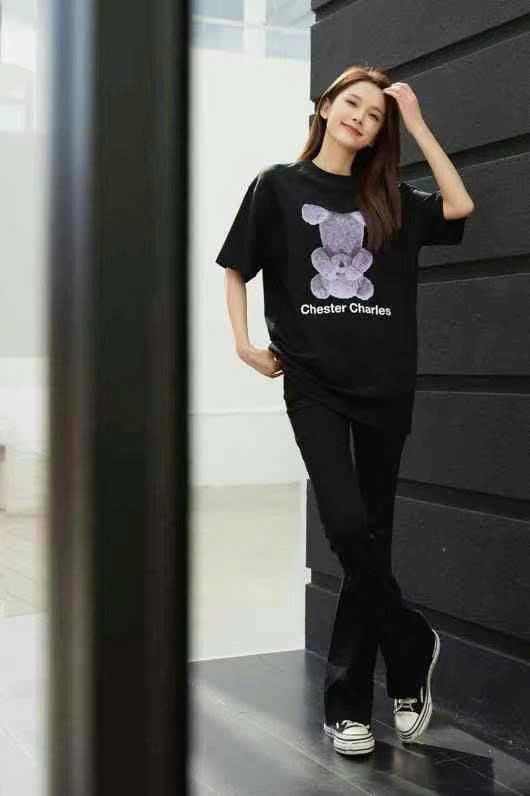 Áo phông đen gấu tím