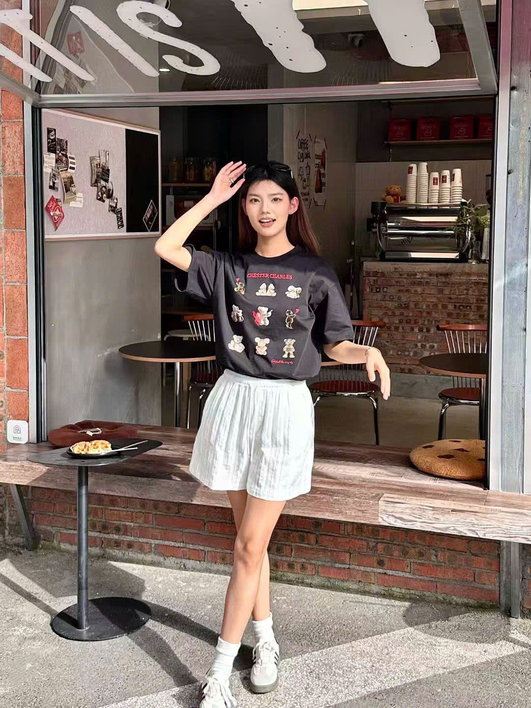 Áo đen Family Gấu