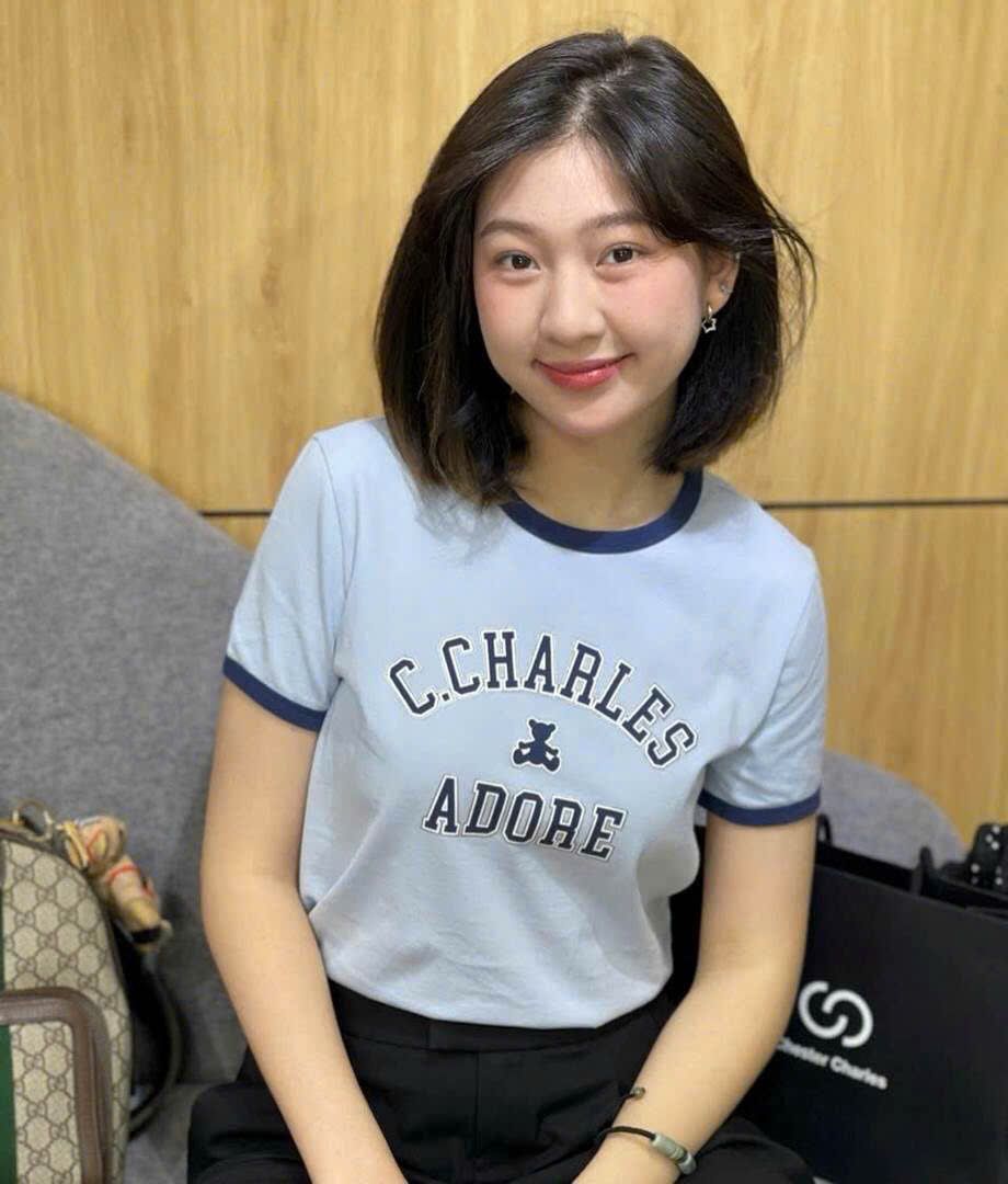 Áo xanh - gấu ADORE