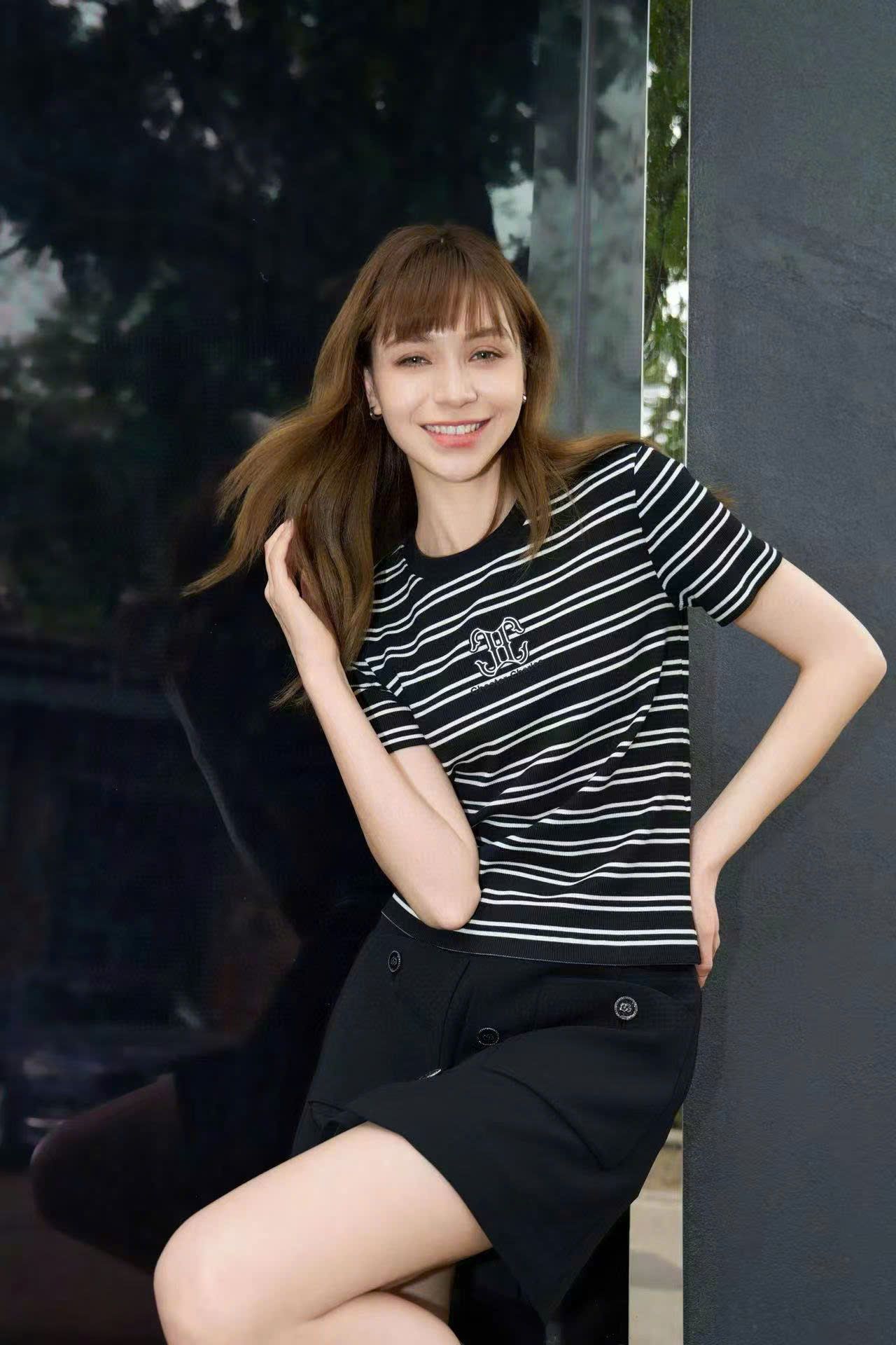 Áo kẻ đen trắng