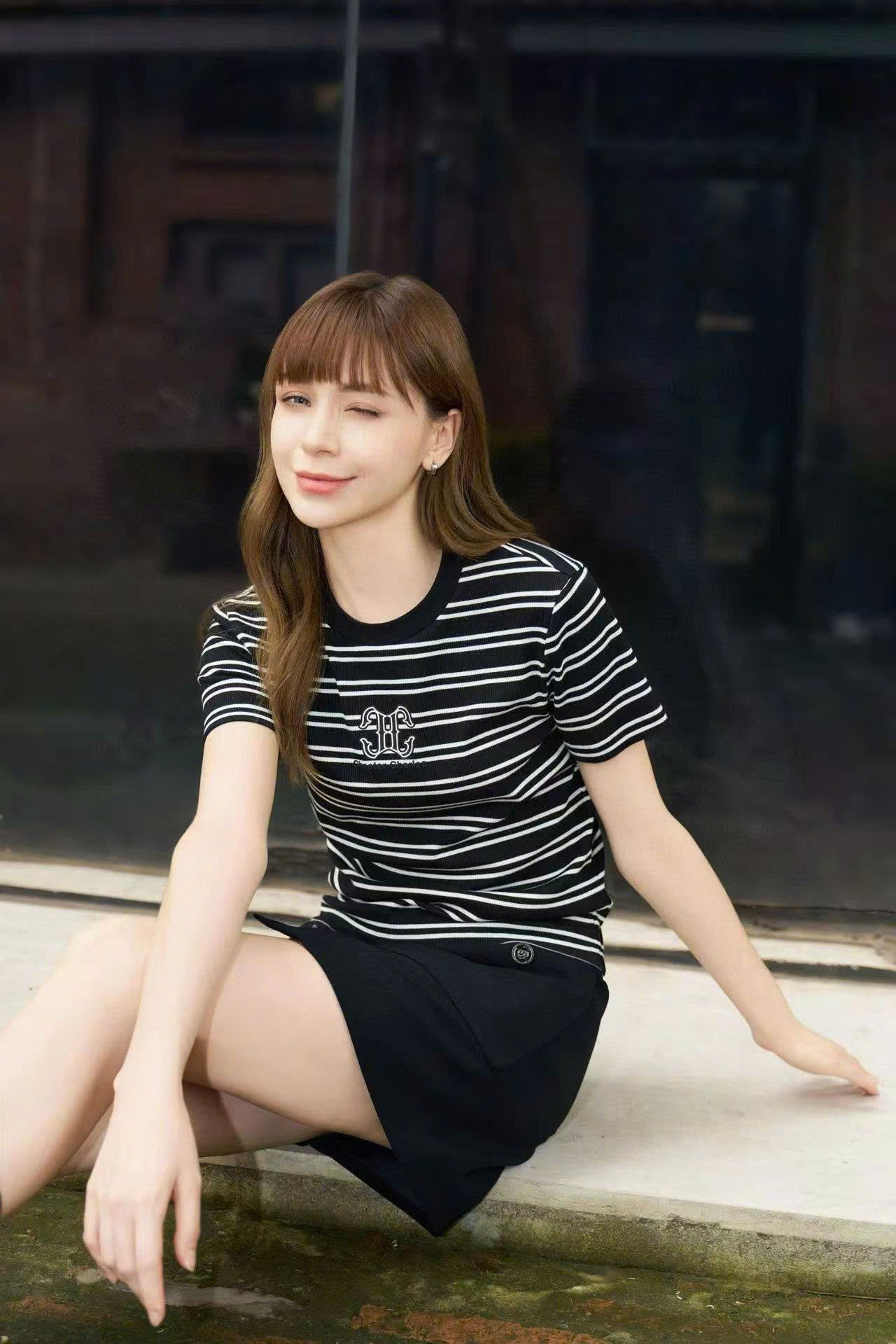 Áo kẻ đen trắng