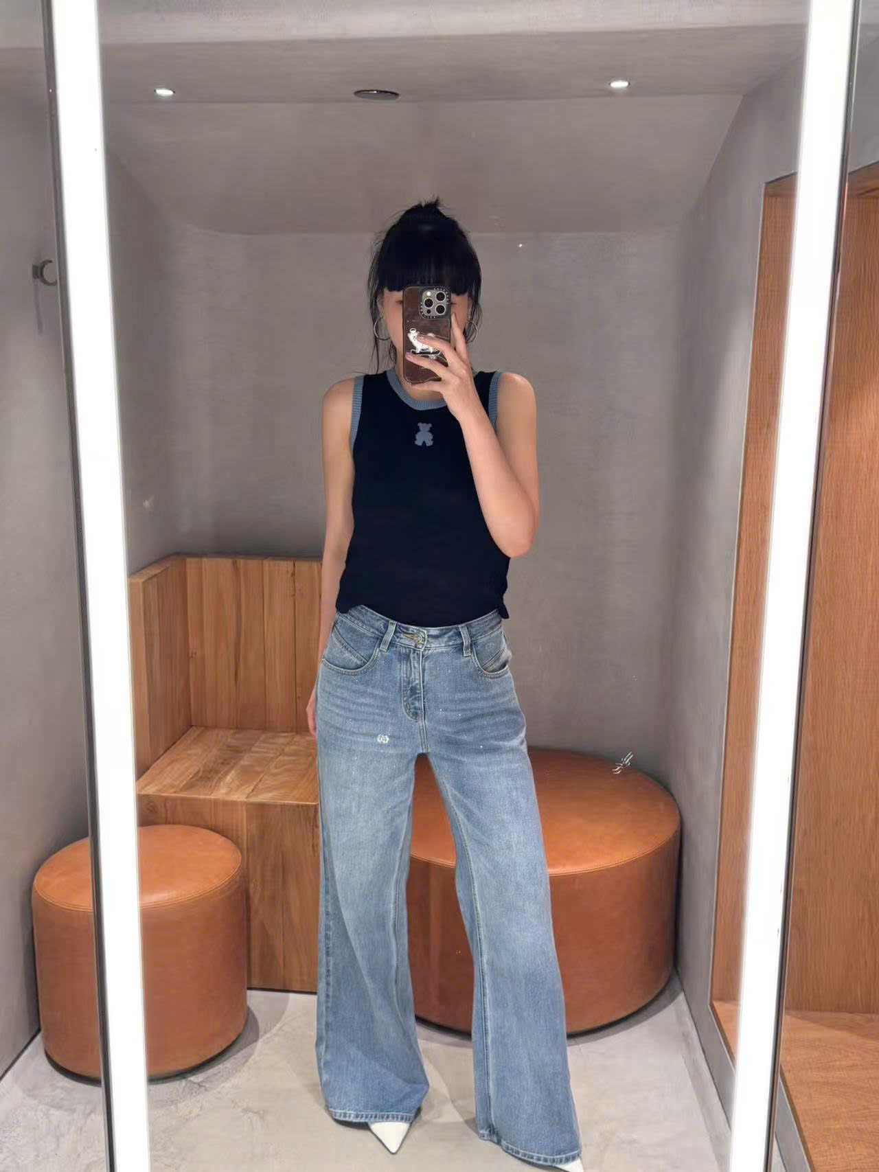Áo tanktop đen viền xanh