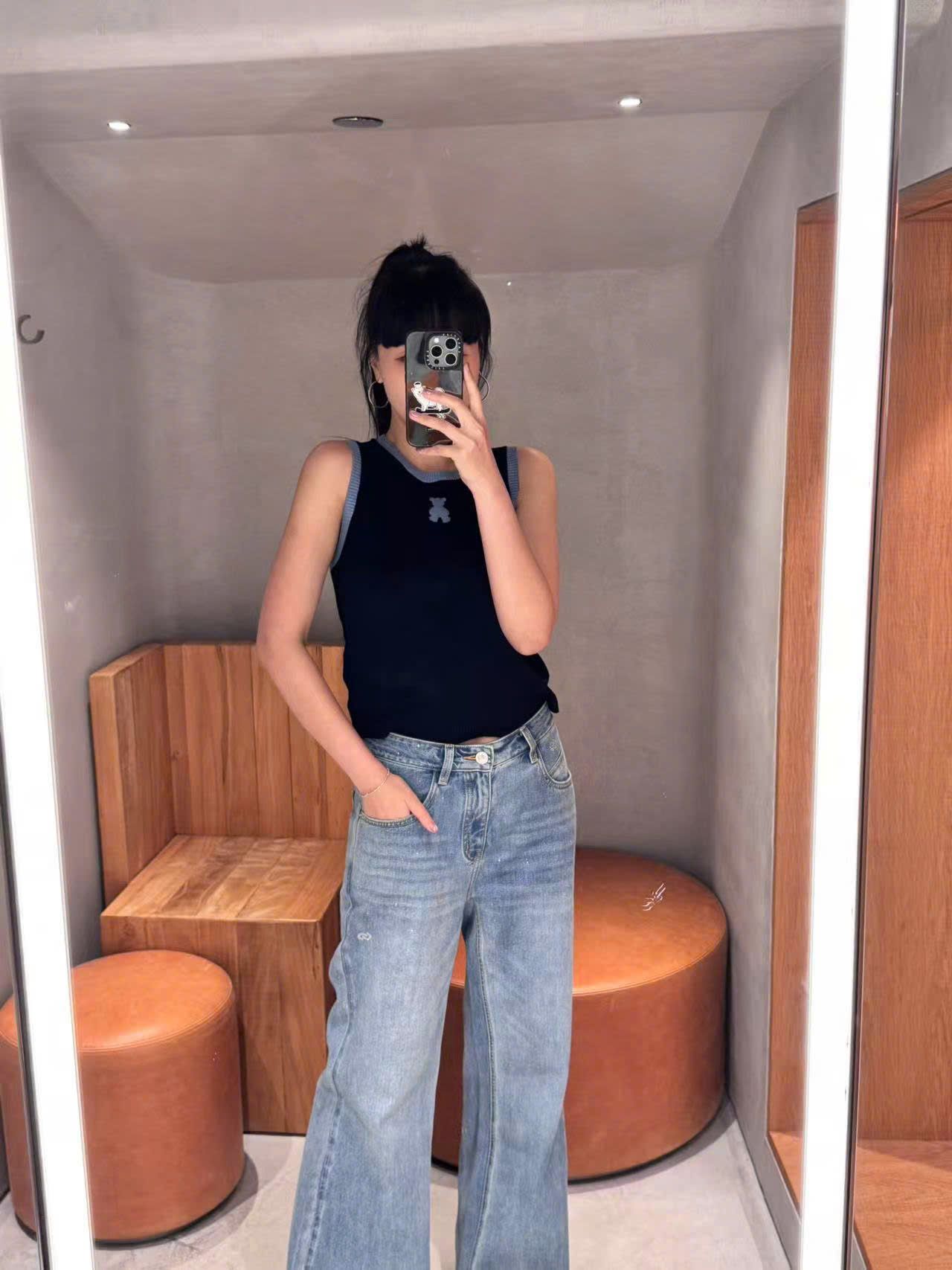 Áo tanktop đen viền xanh