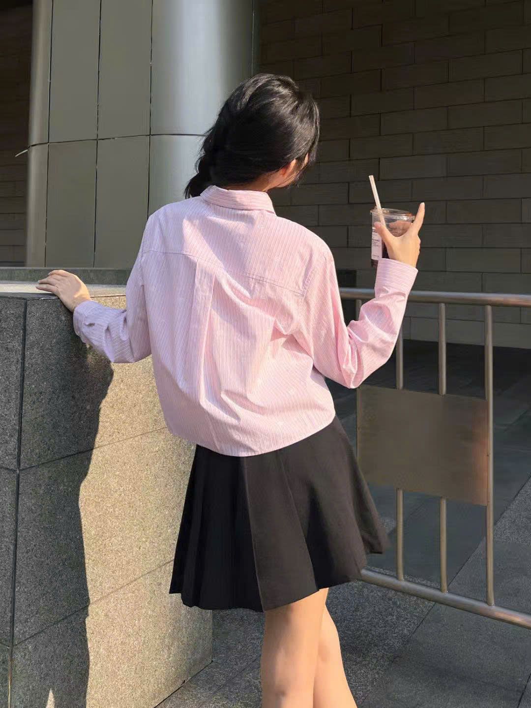 Áo sơmi hồng , 2 túi ngực