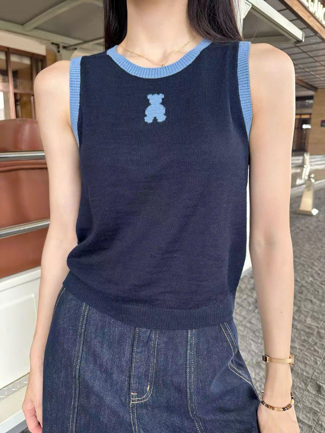 Áo tanktop đen viền xanh