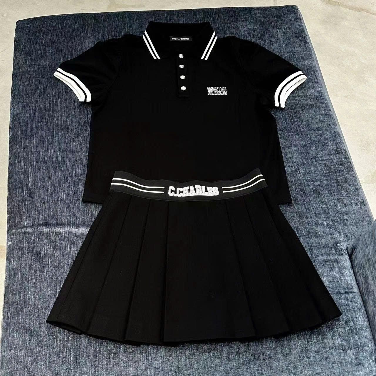 Bộ áo polo cổ viền trắng và chân váy cạp thun C.Charles set