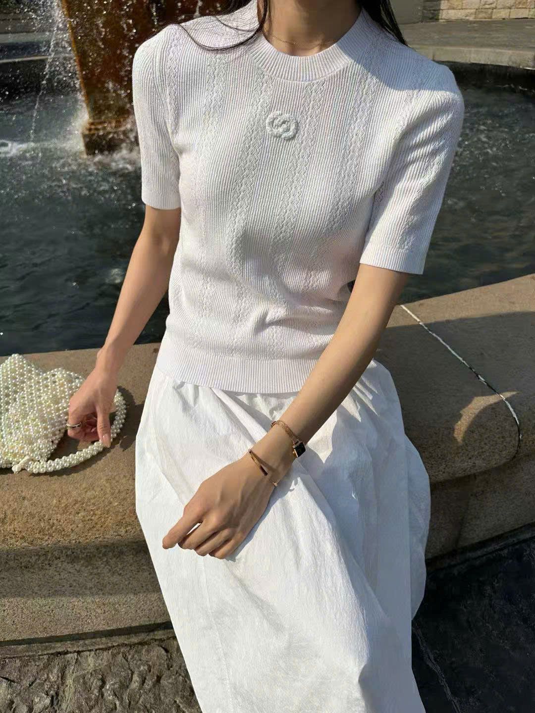 Áo phông mongtoghi trắng, logo blink