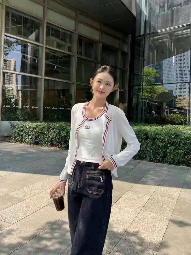 CDG viền kẻ xanh đỏ - logo đá