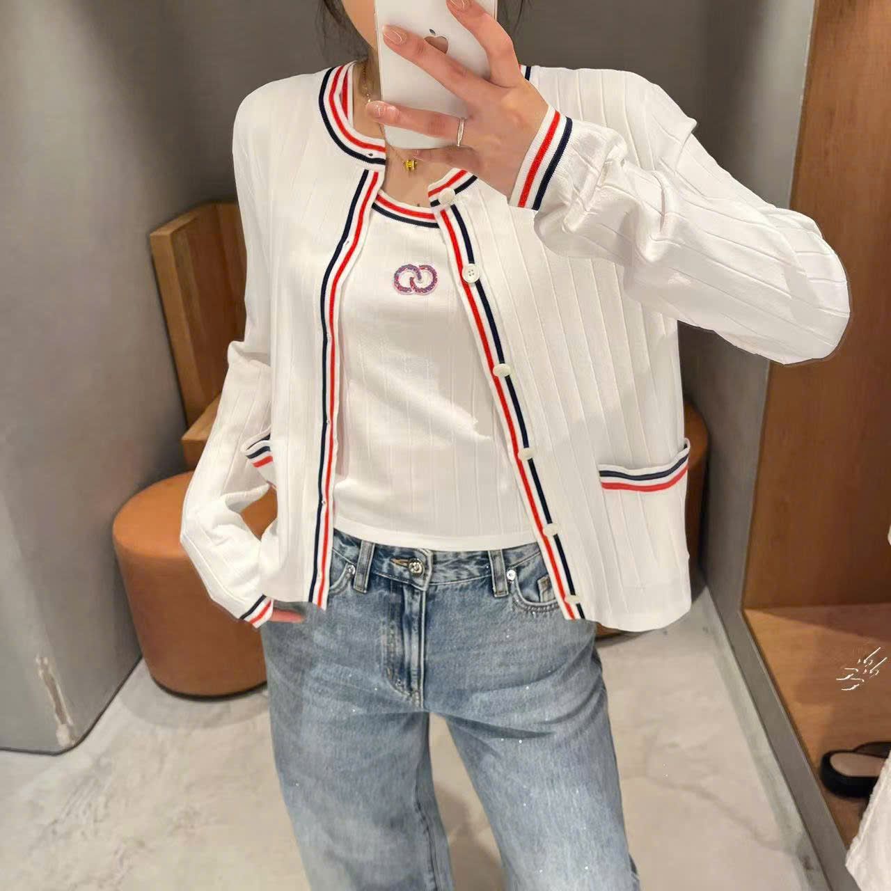 Áo tanktop trắng viền xanh đỏ -logo ngực