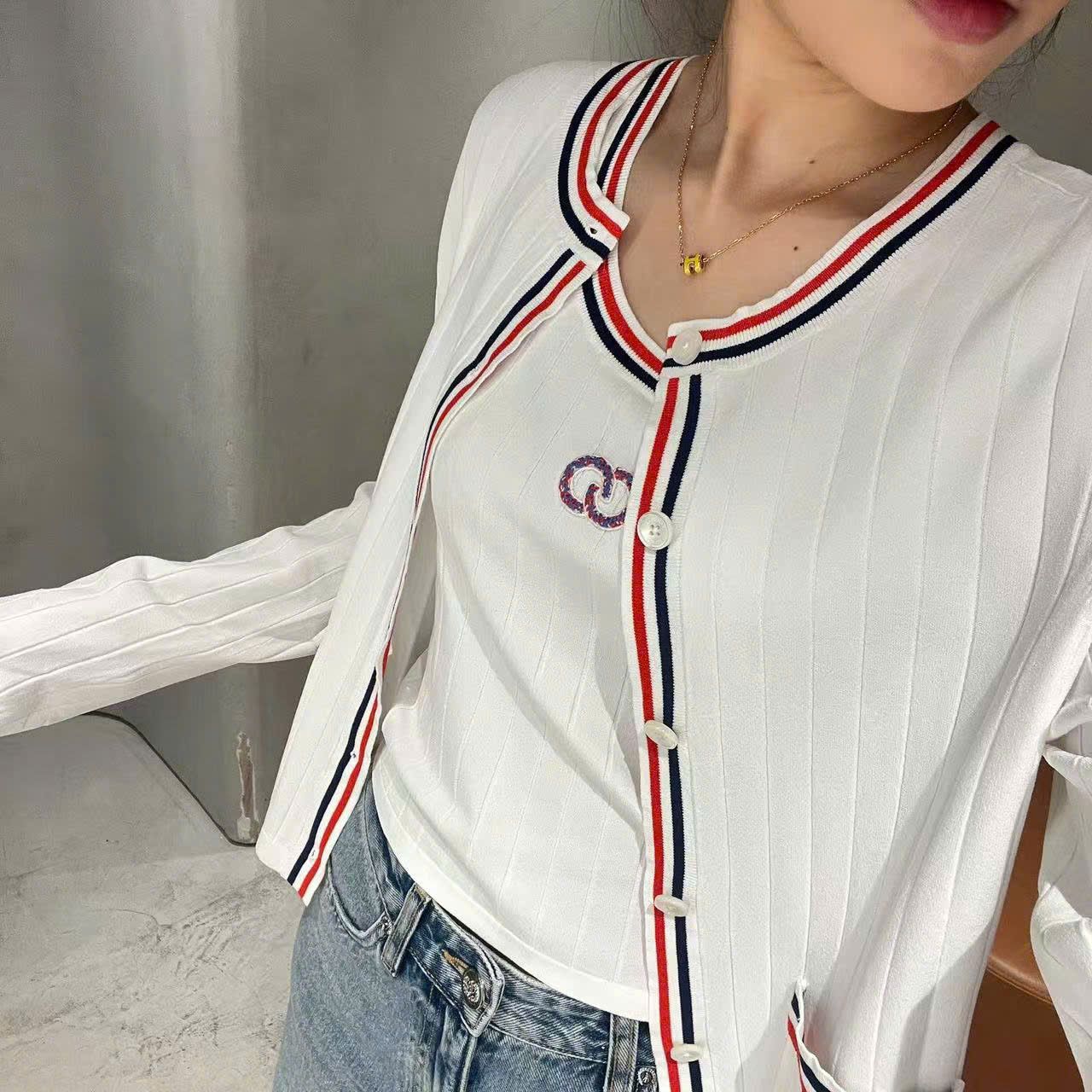 Áo tanktop trắng viền xanh đỏ -logo ngực