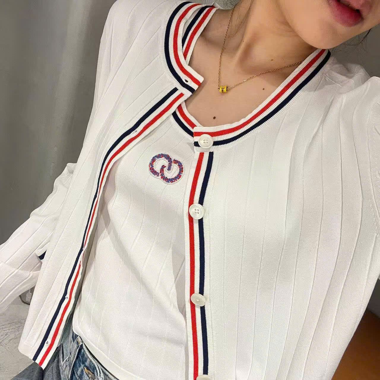 Áo tanktop trắng viền xanh đỏ -logo ngực