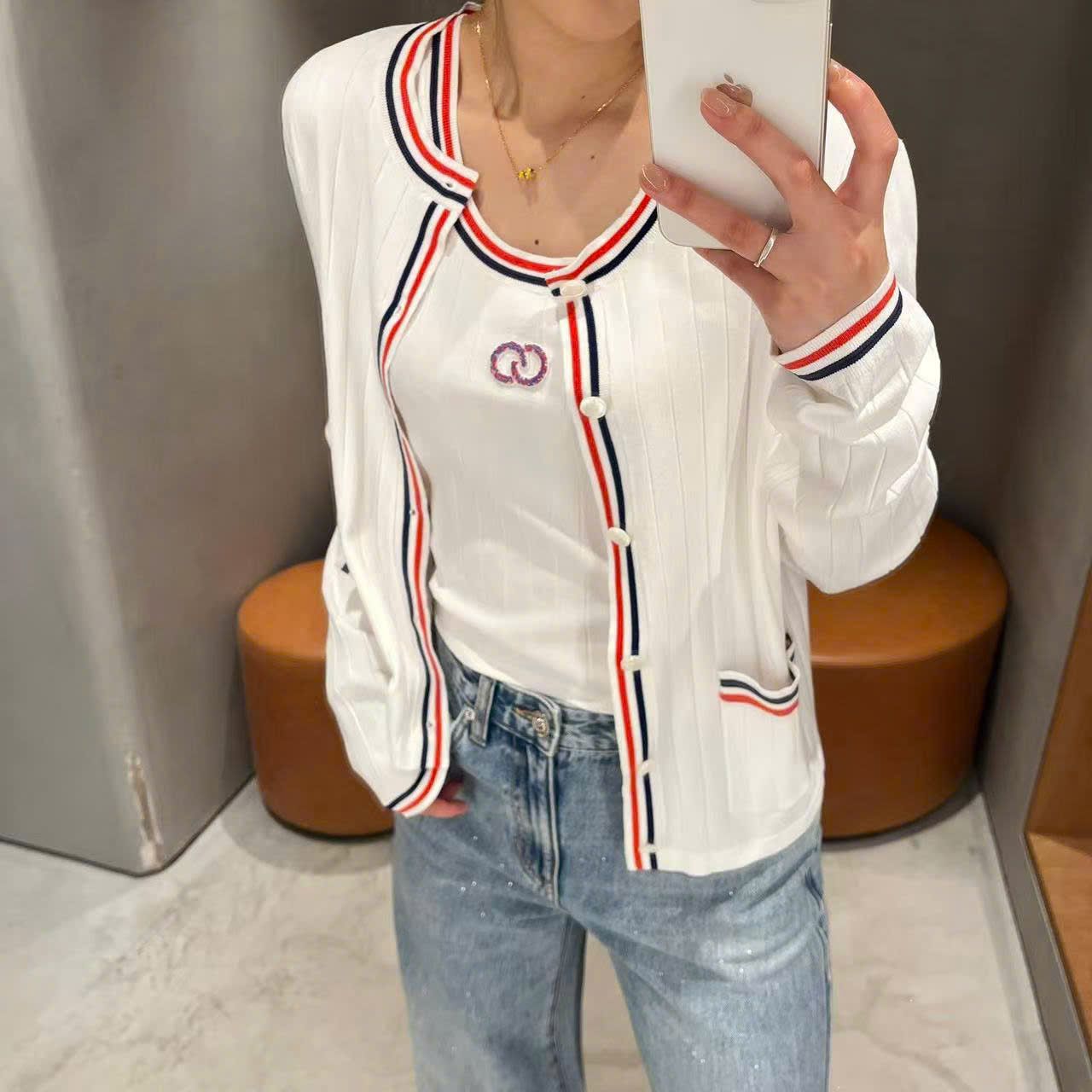 Áo tanktop trắng viền xanh đỏ -logo ngực